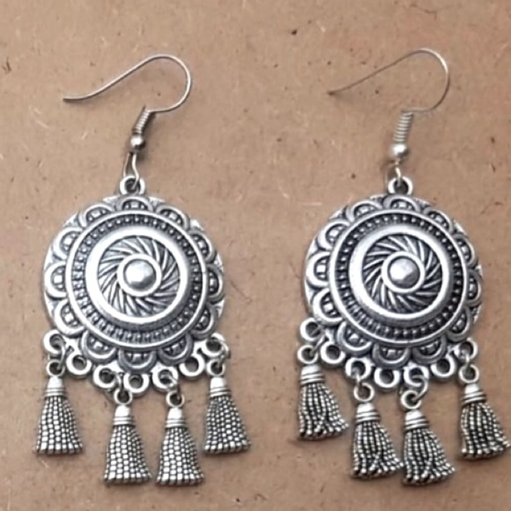 2 New with tag handmade Earrings - Picture 3 of 4